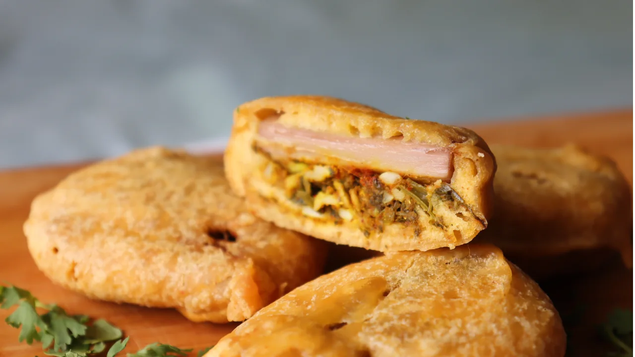 Mirchi Pakoda and related Sindhi food